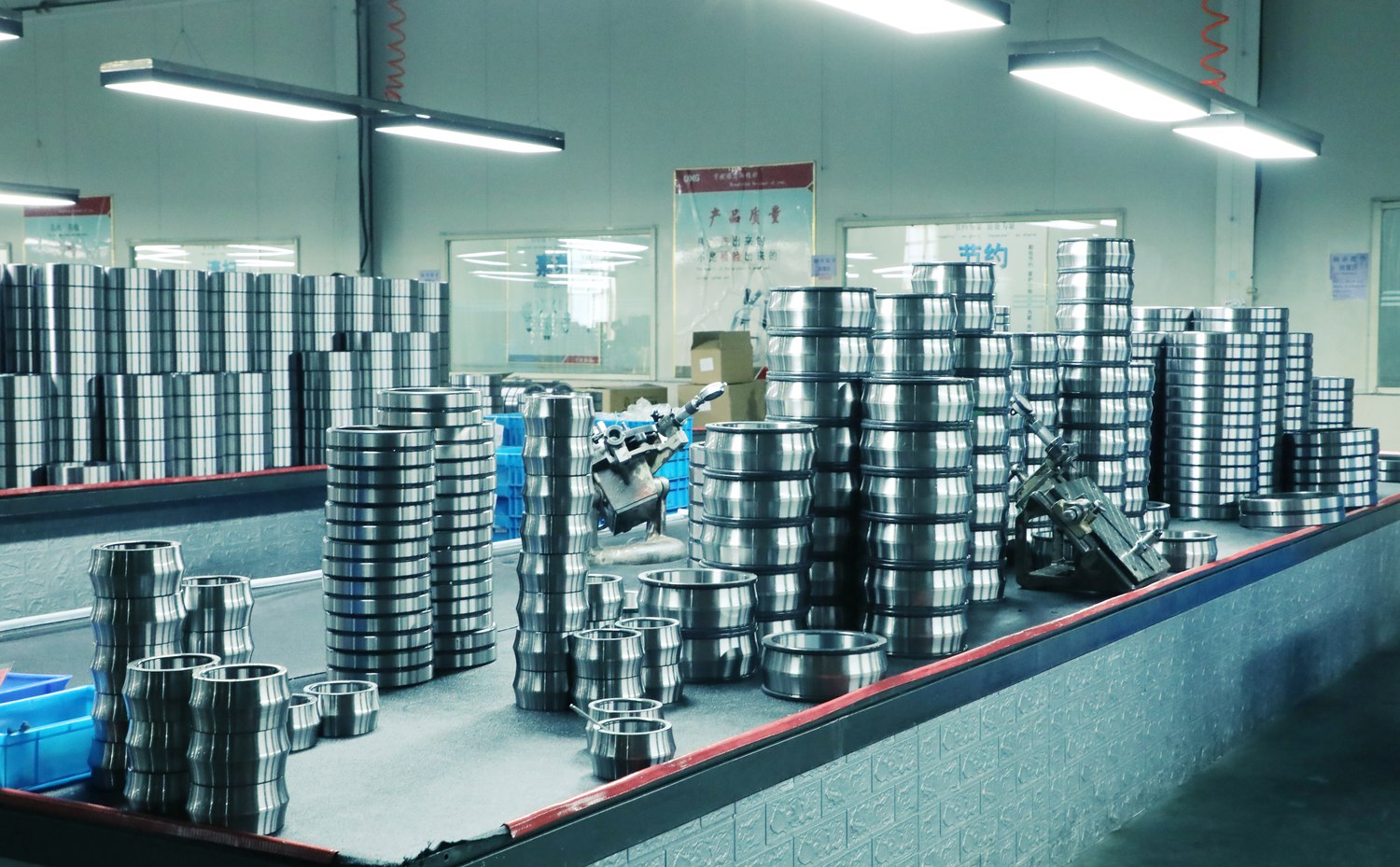 High-capacity spherical roller bearing inventory on a TFL Bearing production table